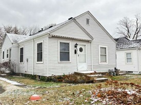 4021 Clarendon Rd in Indianapolis, IN - Building Photo