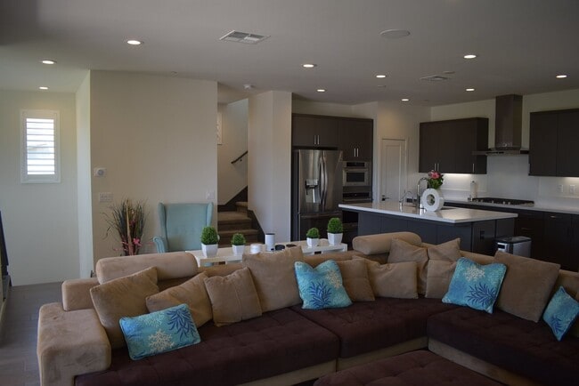 15160 Lincoln Lp in San Diego, CA - Building Photo - Building Photo