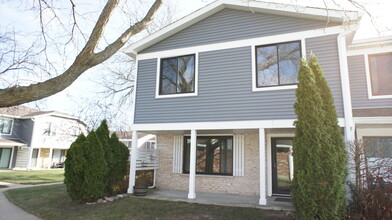 382 Pierce Ct in Vernon Hills, IL - Building Photo - Building Photo