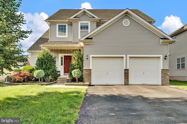 property at 7 Schenck Ln