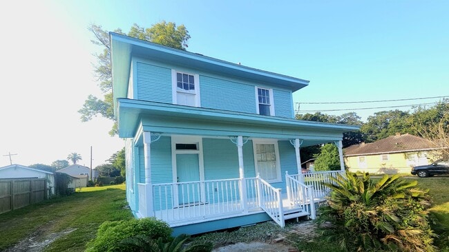 property at 2255 Laurel Ave