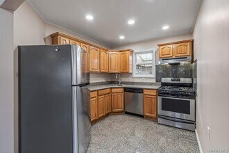 92-26 Winchester Blvd in Queens, NY - Building Photo - Building Photo