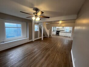 201 E Eagle St in Long Beach, CA - Building Photo - Building Photo