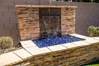 2343 W Hunter Ct in Phoenix, AZ - Foto de edificio - Building Photo