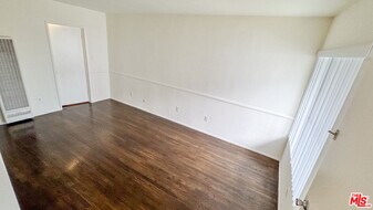 3376 Descanso Dr in Los Angeles, CA - Building Photo