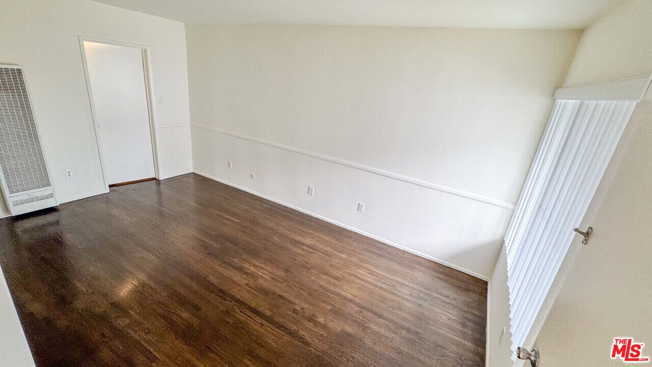 3376 Descanso Dr in Los Angeles, CA - Building Photo