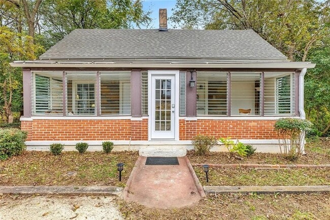 property at 72 Kenyon St SE