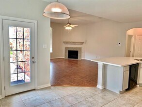 7133 Derbyshire Dr in Fort Worth, TX - Foto de edificio - Building Photo