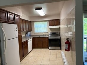 528 Andria Ave in Hillsborough, NJ - Building Photo - Building Photo