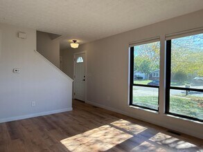 6378 Cherroy Dr in Reynoldsburg, OH - Building Photo - Building Photo