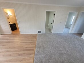 5716 Ovid Ave in Des Moines, IA - Building Photo - Building Photo