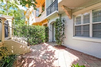 2564 Gardens Pkwy in Palm Beach Gardens, FL - Foto de edificio - Building Photo