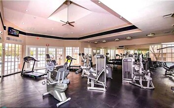2820 N Oakland Forest Dr, Unit 307 in Oakland Park, FL - Building Photo - Building Photo