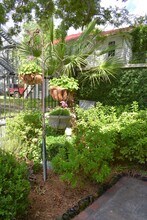 66 Rutledge Ave in Charleston, SC - Building Photo - Building Photo