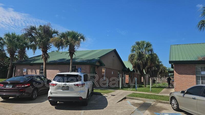 6700 Bundy Rd in New Orleans, LA - Foto de edificio