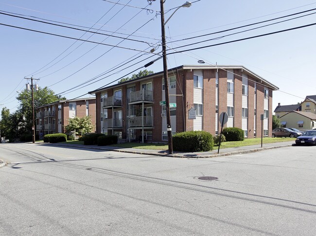 Stevens Street Apartments in Lowell, MA - Foto de edificio - Building Photo