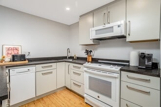 313 Ridgefield Cir in Clinton, MA - Building Photo - Building Photo