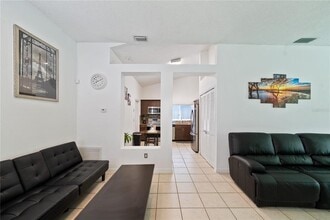 3016 Bloomsbury Dr in Kissimmee, FL - Building Photo - Building Photo