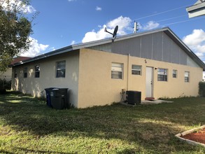 401-407 NW 2nd St in Hallandale Beach, FL - Building Photo - Other