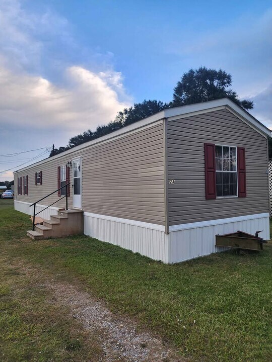4010 Melancon Rd in Broussard, LA - Foto de edificio