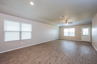 10231 Barbeque Bay in Converse, TX - Building Photo - Building Photo