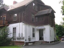 117 Northampton Rd in Amherst, MA - Building Photo