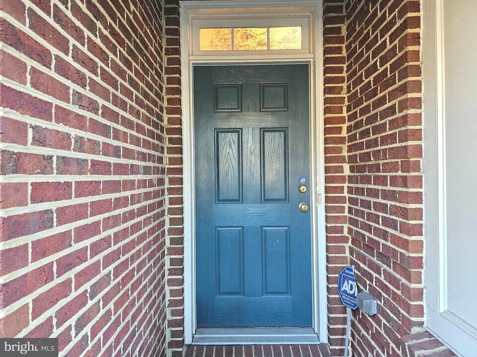 14219 St Germain Dr in Centreville, VA - Building Photo