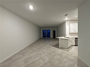 2279 Dragonfruit Wy in Naples, FL - Foto de edificio - Building Photo