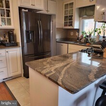 710 W Glebe Rd in Alexandria, VA - Foto de edificio - Building Photo