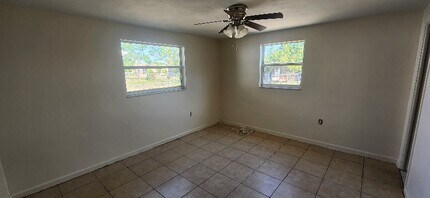 3104 Primrose Dr in Holiday, FL - Building Photo - Building Photo