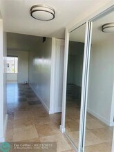 8220 Sunrise Lakes Blvd in Sunrise, FL - Building Photo - Building Photo