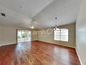 7029 Monarch Park Dr in Apollo Beach, FL - Building Photo - Building Photo