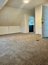 205 S Ohio St, Unit 3 in Avalon, PA - Foto de edificio - Building Photo