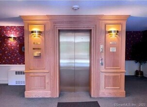 15 Highland St in West Hartford, CT - Building Photo - Building Photo