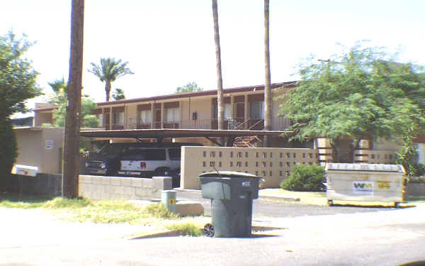 Earll East Apartments in Phoenix, AZ - Building Photo - Building Photo