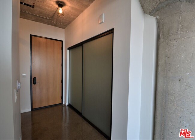 691 Mill St in Los Angeles, CA - Building Photo - Building Photo