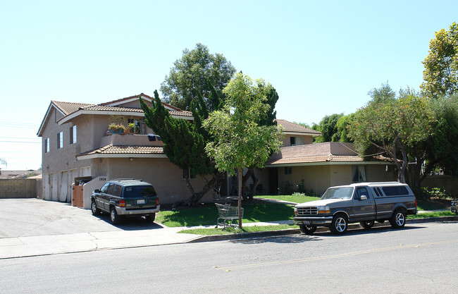 1904 E Del Mar Ave in Orange, CA - Foto de edificio - Building Photo