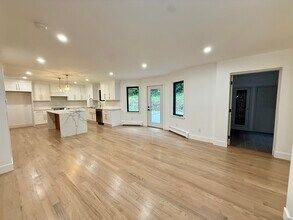 60 Mountain Rd in Colchester, CT - Building Photo - Building Photo