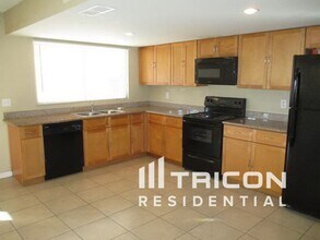 5443 W Sunnyside Dr in Glendale, AZ - Foto de edificio - Building Photo