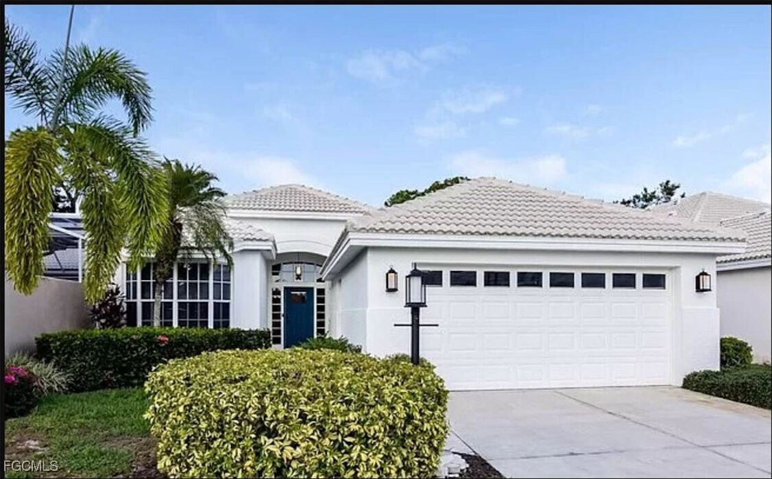 214 Vestavia Dr in Venice, FL - Foto de edificio