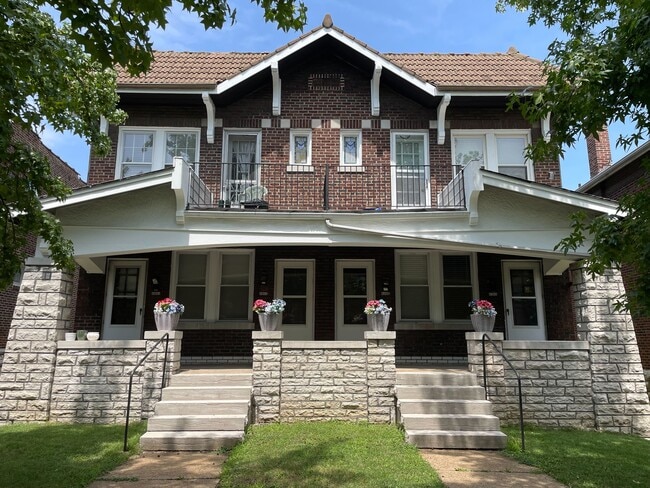 4945 Mardel Ave, Unit 4945A Mardel - 2nd Floor