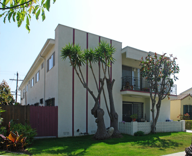 6108 Alcott St in Los Angeles, CA - Foto de edificio - Building Photo