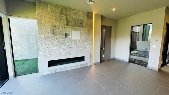 property at 26 Promenade Isle Ln