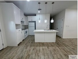 2200 N Vly Cir in La Feria, TX - Building Photo