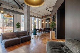 2114 Sainte-Catherine Rue E in Montréal, QC - Building Photo - Building Photo