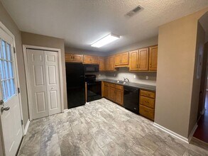 2165 S Milledge Ave in Athens, GA - Building Photo - Building Photo