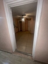 612 SW 4th St, Unit 612 Efficiency in Hallandale Beach, FL - Foto de edificio - Building Photo