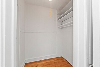 2849 W Berteau Ave in Chicago, IL - Foto de edificio - Building Photo