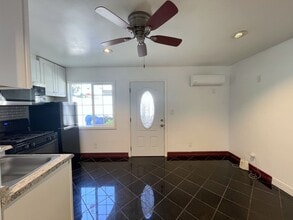 8822 Tyrone Ave in Los Angeles, CA - Building Photo - Building Photo