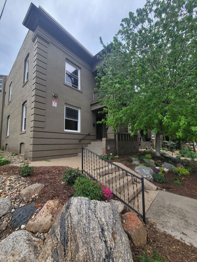 property at 568 S 26th Ave